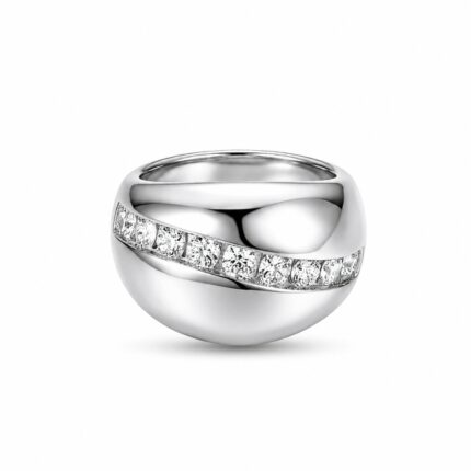 Elegant Curved Diamond Style Ring